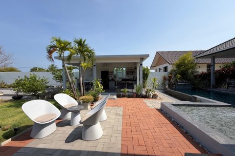 Villa in Hua Hin, Thailand 3 bedrooms № 233970 - photo 3