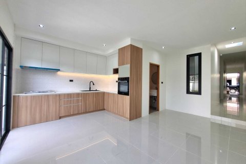 Townhouse in Phuket, Thailand 2 bedrooms № 173684 - photo 27
