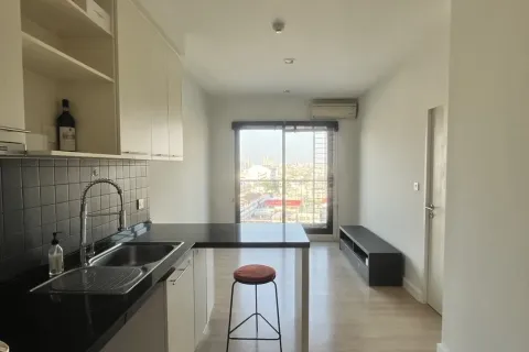 Studio in the Condo in Sathon, Bangkok, Thailand  № 173681 - photo 1