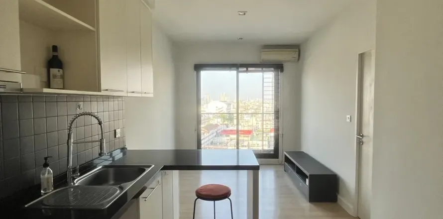 Studio in the Condo in Sathon, Bangkok, Thailand  № 173681