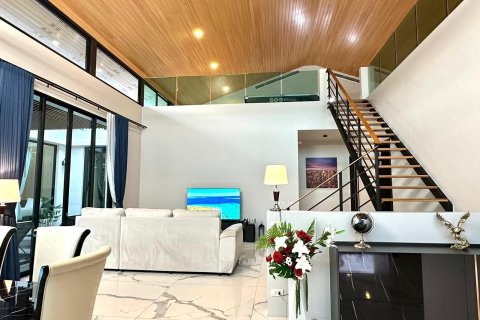 Villa in Phuket, Thailand 4 bedrooms № 173683 - photo 3