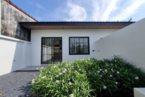 Townhouse in Phuket, Thailand 2 bedrooms № 173680 - photo 29