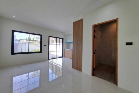 Townhouse in Phuket, Thailand 2 bedrooms № 173680 - photo 21