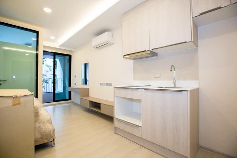 Condo in Bangkok, Thailand, 1 bedroom  № 143936 - photo 2