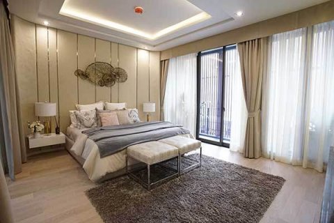 House in Bangkok, Thailand 4 bedrooms № 143935 - photo 5
