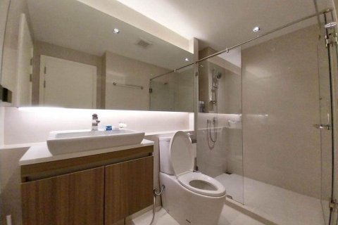 Condo in Khlong Toei, Bangkok, Thailand, 2 bedrooms  № 158481 - photo 12