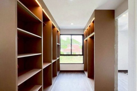 Townhouse in Chiang Mai, Thailand 3 bedrooms № 163051 - photo 17