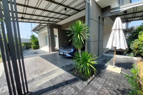 House in Thawi Watthana, Bangkok, Thailand 4 bedrooms № 163053 - photo 4
