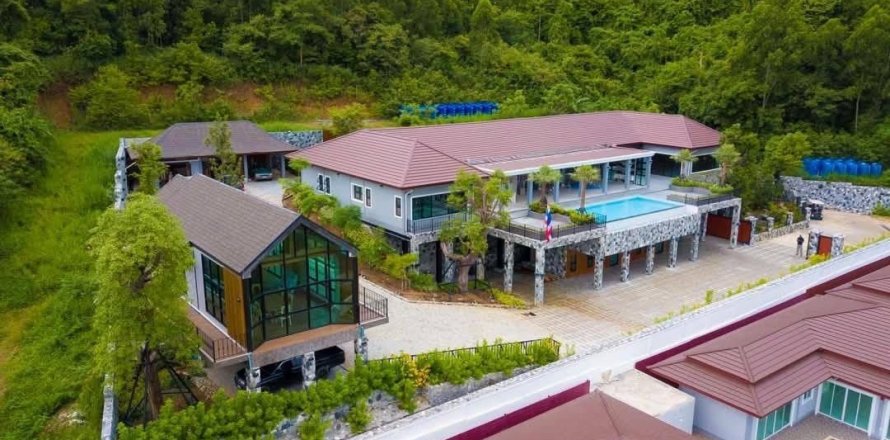 Дом в Паттайе, Таиланд с 5 спальнями  № 147650