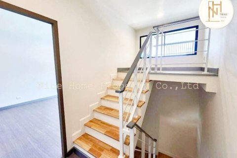 Townhouse in Bang Bua Thong, Thailand 3 bedrooms № 147303 - photo 8