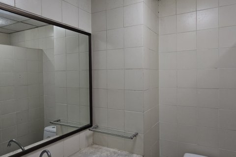 Condo in Bang Na, Bangkok, Thailand, 2 bedrooms  № 147301 - photo 25