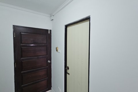 Condo in Bang Na, Bangkok, Thailand, 2 bedrooms  № 147301 - photo 24