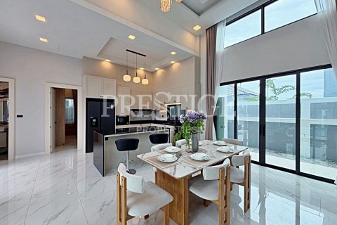 Haus in Pattaya, Thailand 4 Schlafzimmer № 220674 - Foto 6