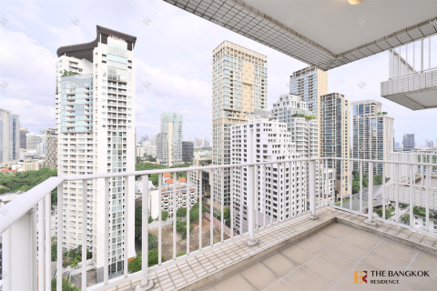 Condo in Bangkok, Thailand, 3 bedrooms  № 220671