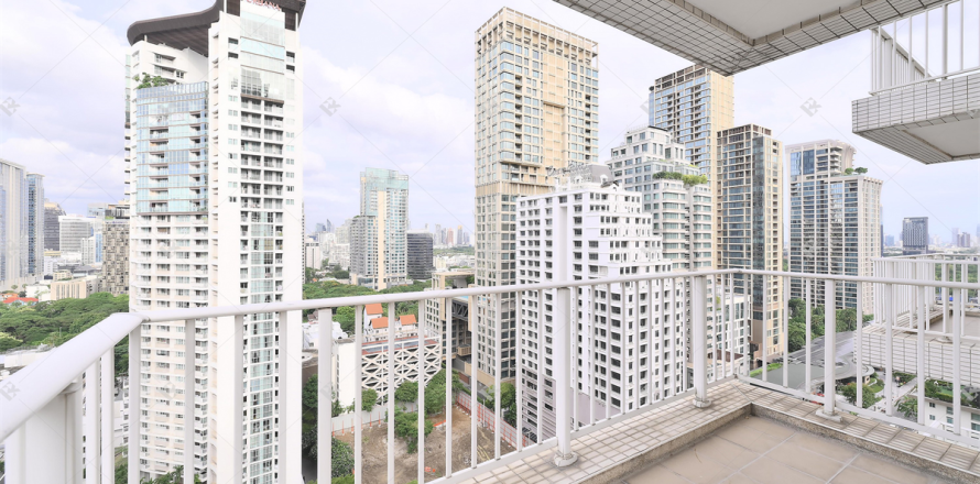 Condo in Bangkok, Thailand, 3 bedrooms № 220671