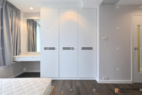 Condo in Bangkok, Thailand, 3 bedrooms № 220671 - photo 9