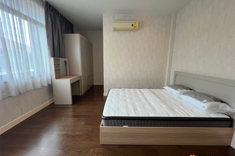 House in Bangkok, Thailand 4 bedrooms № 220672 - photo 3