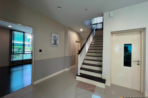 House in Bangkok, Thailand 4 bedrooms № 220672 - photo 8