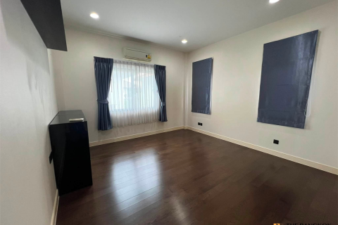 House in Bangkok, Thailand 4 bedrooms № 220672 - photo 5