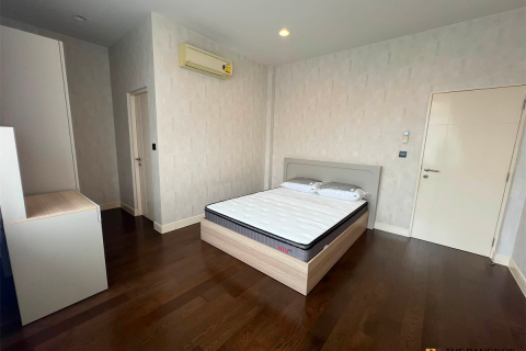 House in Bangkok, Thailand 4 bedrooms № 220672 - photo 4
