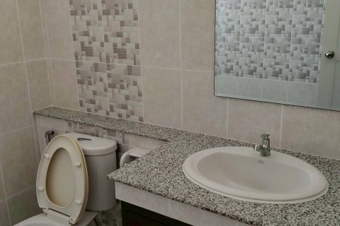 House in San Kamphaeng, Thailand 3 bedrooms № 158153 - photo 3