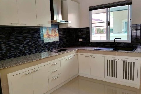 House in San Kamphaeng, Thailand 3 bedrooms № 158153 - photo 2