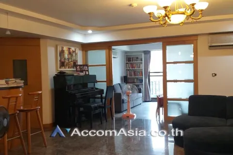 Condo in Watthana, Bangkok, Thailand, 3 bedrooms № 215569 - photo 5