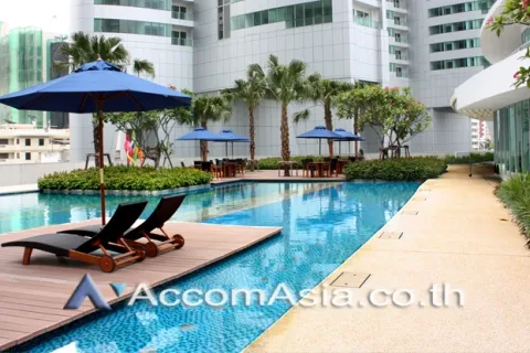 Condo in Khlong Toei, Bangkok, Thailand, 3 bedrooms № 215570 - photo 12