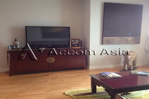 Condo in Khlong Toei, Bangkok, Thailand, 3 bedrooms № 215570 - photo 2