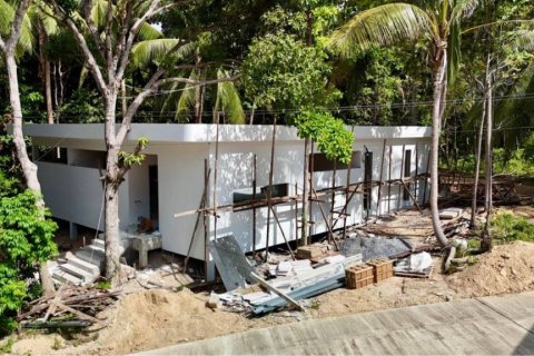 Villa in Surat Thani, Thailand 3 bedrooms № 114151 - photo 5