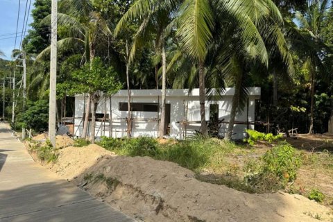 Villa in Surat Thani, Thailand 3 bedrooms № 114151 - photo 8