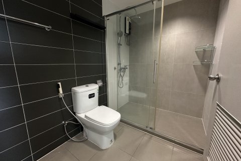 Condo in Phasi Charoen, Bangkok, Thailand, 2 bedrooms  № 152641 - photo 5