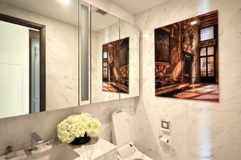 Condo in Bangkok, Thailand, 2 bedrooms  № 194554 - photo 14