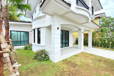 House in Phuket, Thailand 4 bedrooms № 152880 - photo 4
