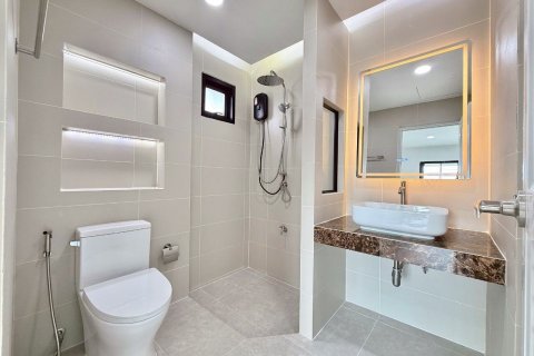 House in Phuket, Thailand 4 bedrooms № 152880 - photo 20