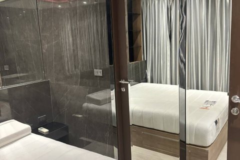 Condo à Ratchathewi, Bangkok, Thaïlande, 2 chambres  № 152876 - photo 9