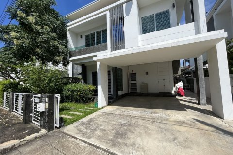 House in Hang Dong, Thailand 3 bedrooms № 152878 - photo 1