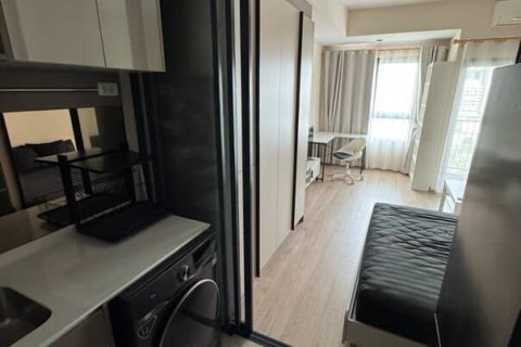 Studio dans le Condo à Huai Khwang, Bangkok, Thaïlande  № 152882 - photo 7