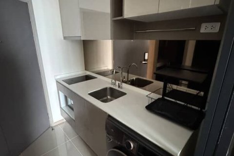 Studio dans le Condo à Huai Khwang, Bangkok, Thaïlande  № 152882 - photo 6