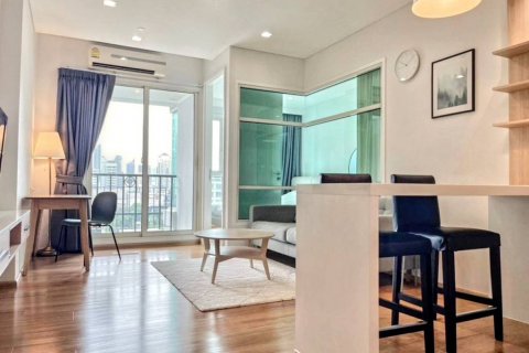 Condo in Bangkok, Thailand, 1 bedroom  № 116416 - photo 1
