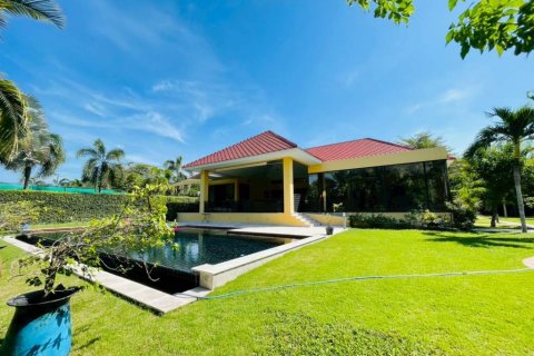 Вилла в Хуа Хине, Таиланд с 4 спальнями  № 157345 - фото 2