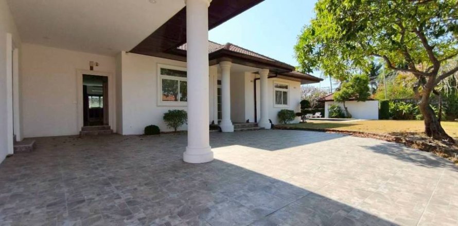 Вилла в Банг Ламунге, Таиланд с 5 спальнями  № 157348