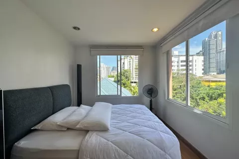 Condo à Watthana, Bangkok, Thaïlande, 2 chambres  № 141352 - photo 4