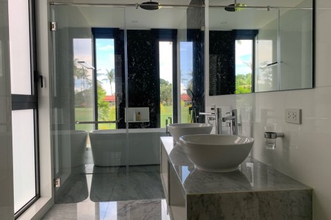 House in Bang Tao, Thailand 4 bedrooms № 36644 - photo 27