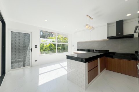 House in Phuket, Thailand 4 bedrooms № 159168 - photo 4