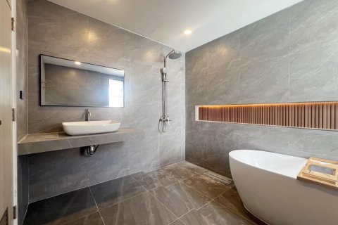 House in Phuket, Thailand 4 bedrooms № 159168 - photo 12