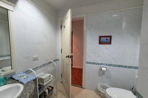 Condo in Cha-am, Thailand, 2 bedrooms  № 159166 - photo 14