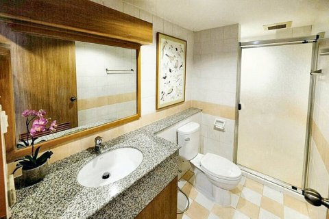 Кондоминиум с 2 спальнями в Бангкоке, Таиланд № 114549 - фото 9