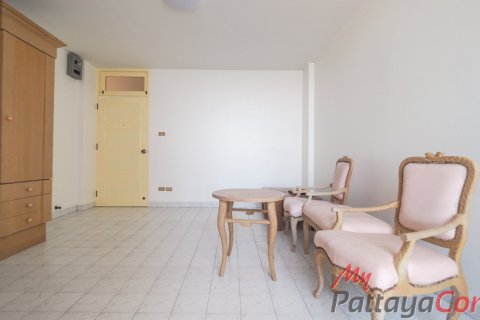 Studio in the Condo in Bang Lamung, Thailand № 205273 - photo 5