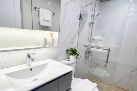 Кондоминиум с 2 спальнями в Бангкоке, Таиланд № 152410 - фото 8